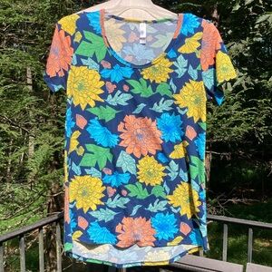 LuLaRoe multicolored Floral Print Women's Top, short-sleeved. sz. xs